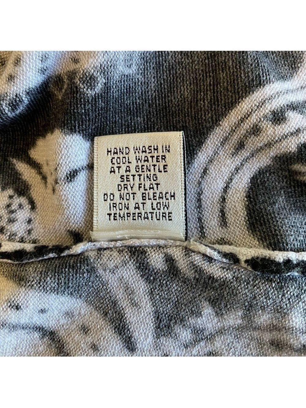 Cache Open Front Paisley Black and White Hi Low Point Cardigan Size Small - Picture 6 of 7